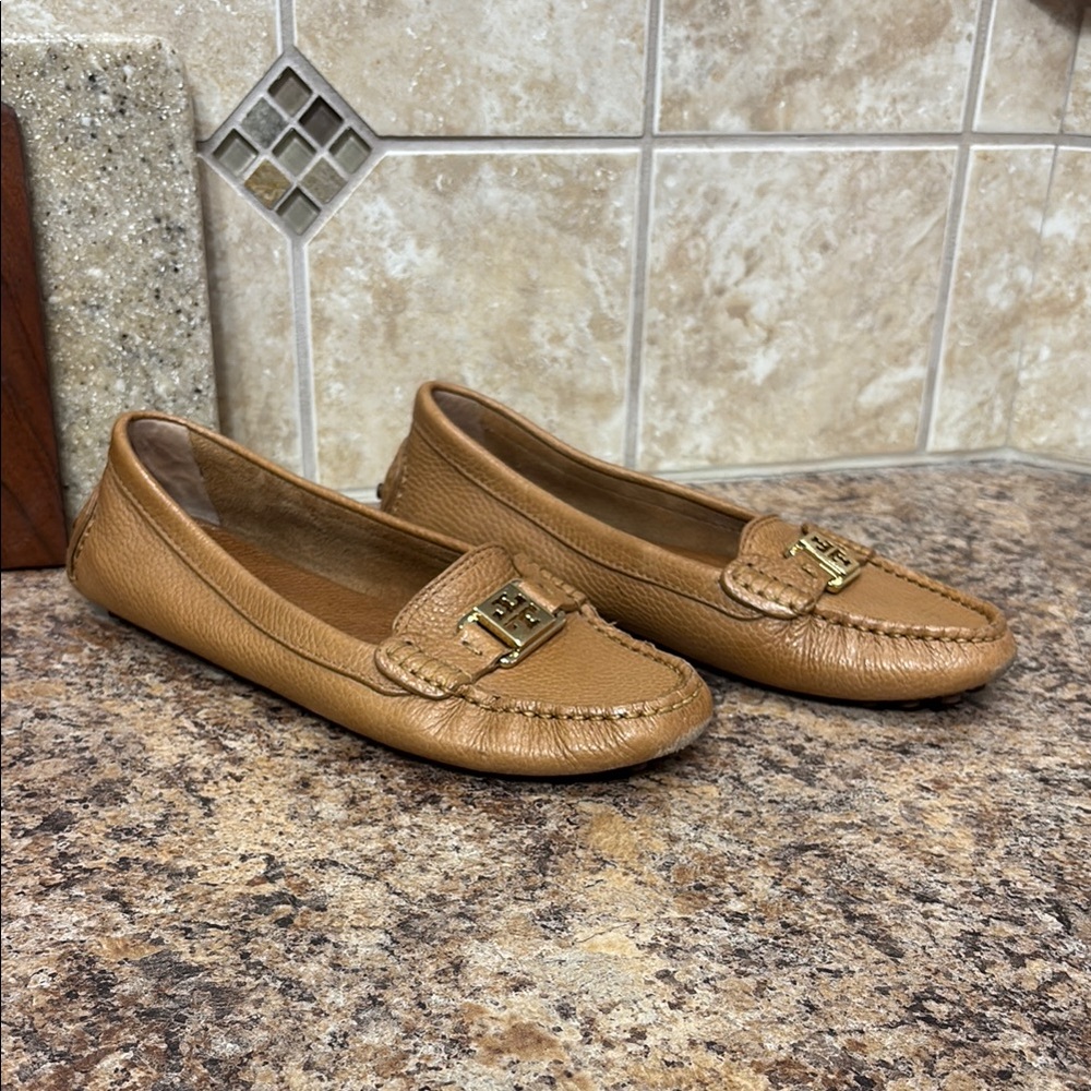 Tory Burch Kendrick Royal Tan Driving Moccasin Loafer Size 8 1/2